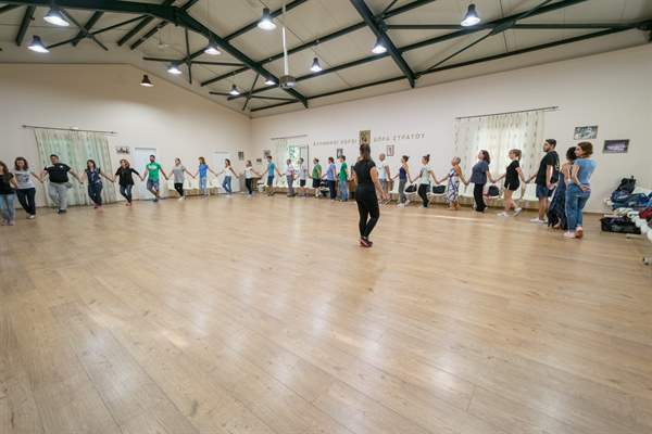 mathimata paradosiakon xoron