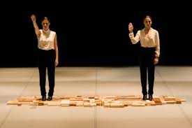 Η ευκρίνεια του σώματος και η μοναδικότητα του (εσω)χώρου (Τάσος Κουκουτάς)       