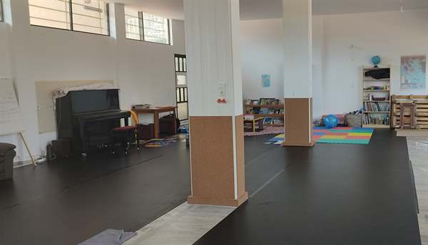 polytropon neos xwros