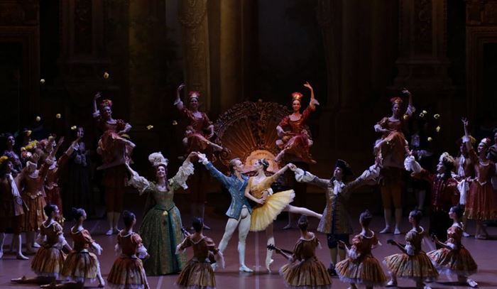 wraia koimomenh skala milanou