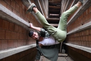 Το video αρχείο της Trisha Brown: Παρακολουθώντας την να χορογραφεί