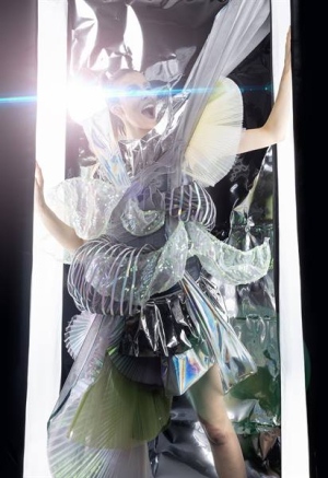 Ακρόαση χορευτριών και χορευτών με εμπειρία στο σωματικό θέατρο  για την παραγωγή PHASMA