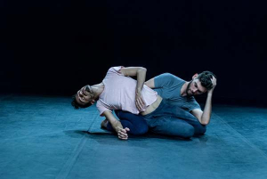 Εμβαθύνοντας στο Contact Improvisation με τον Pedro Penuela