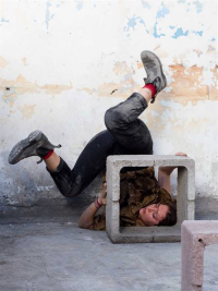 Ακροβατικά εδάφους & ενδυνάμωση με την Μαρίνα Τσαπέκου στο Τεχνουργείο