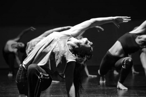 Τεχνική Σύγχρονου Χορού και πρόγραμμα Mentoring με την Χριστίνα Μερτζάνη