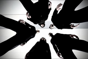 MOVING COLORS IV: Η Φρόσω Τρούσσα ανοίγει ένα παράθυρο ανάμεσα στον χορό και τους εφήβους