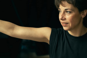 Ανεύθυνος χορός // Αυτοσχεδιαστικό εργαστήρι χορού με την Άρτεμη Λαμπίρη στο Τεχνουργείο