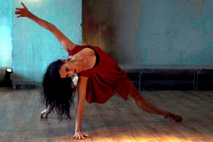Μαθήματα Σύγχρονου Χορού με τη Μαίρη-Φώφη Ανέστου