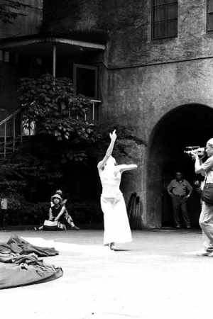 Εργαστήριο Butoh με την Ιωάννα Γκαραγκούνη