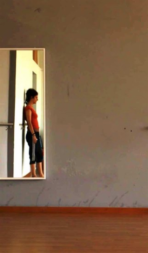 Σύγχρονος χορός με την Εριφύλη Δαφέρμου